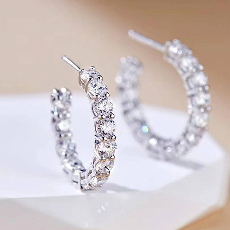 

Huitan Versatile Women Hoop Earrings Full Shining Round CZ Fashion Elegant Party Daily Accessories Simple Zircon for Wedding