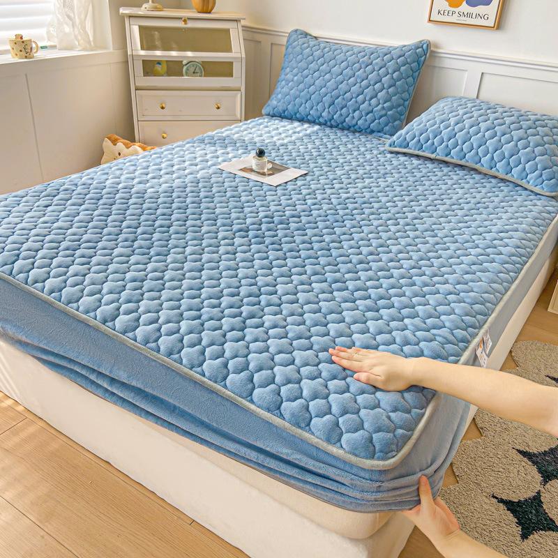 Thickened Milk Fleece Laminated Cotton Bed Hat Three-piece Household Mattress Non-slip Bed Cover Simmons All-package Protection Cover