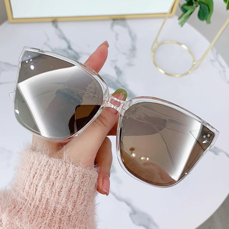 New Trendy Folding Unisex Sunglasses - UV Protection, Stylish Three-Point Design for Driving