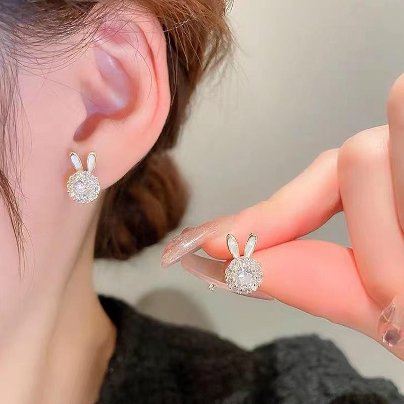 Versatile Bow Girl Earrings with Elegant Geometric Shapes, Personalized and Trendy Earrings for Women