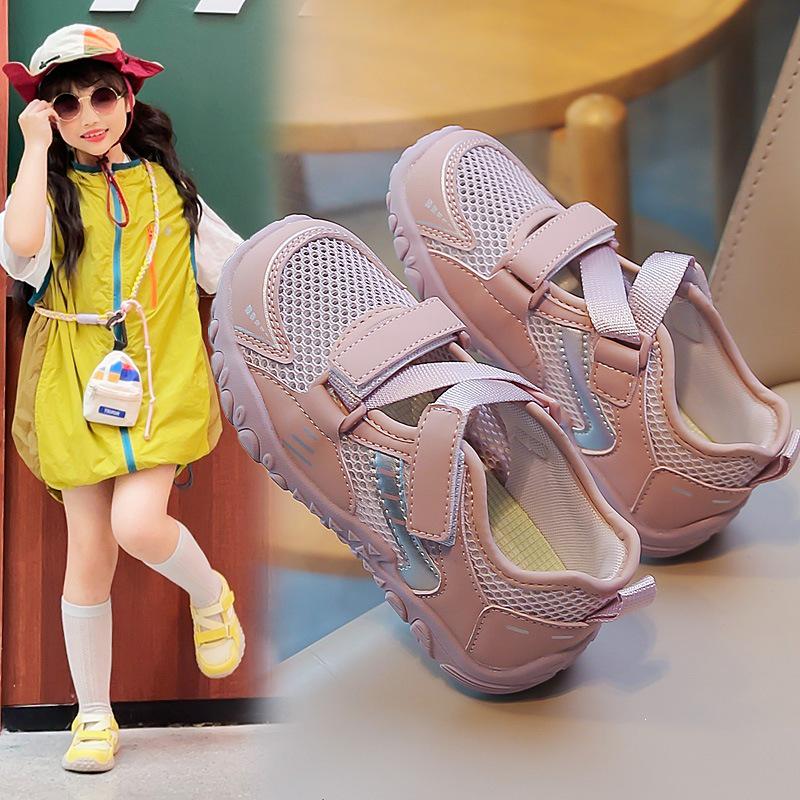 Breathable Mesh Girls' Sandals - Non-slip Closed-toe Beach Shoes with Soft Sole