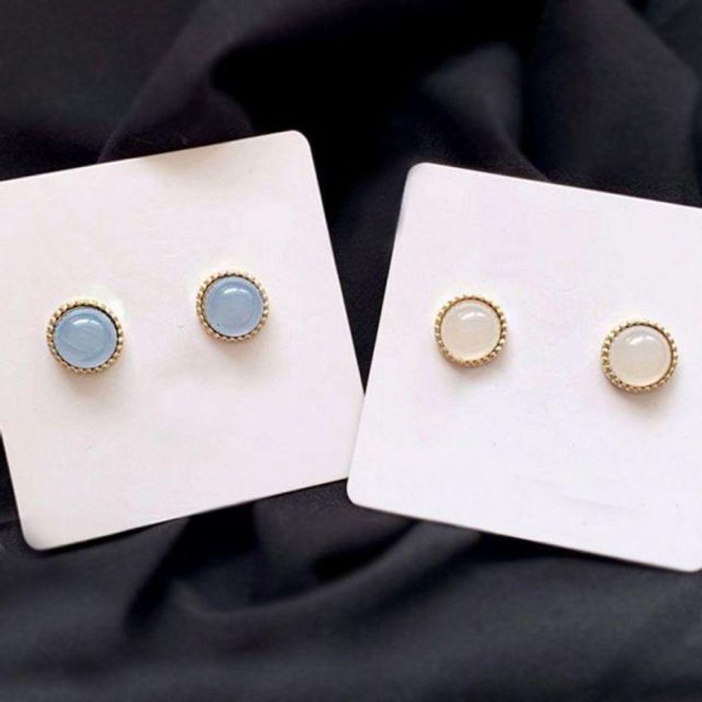 Simple and Unique Design of Raw Stone Gold Earrings