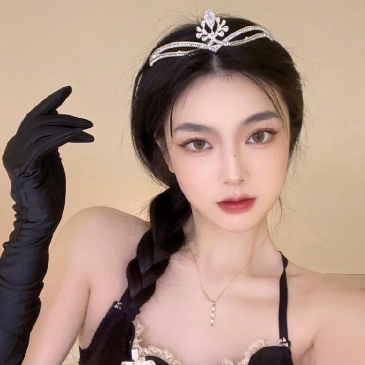Unique Princesses Crown Alloy and Rhinestones Comfortable Headwear Great for Adults and Kids Who Love Fashion Headpiece