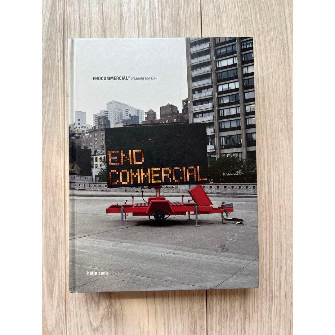 Foreign book Endcommercial reading city