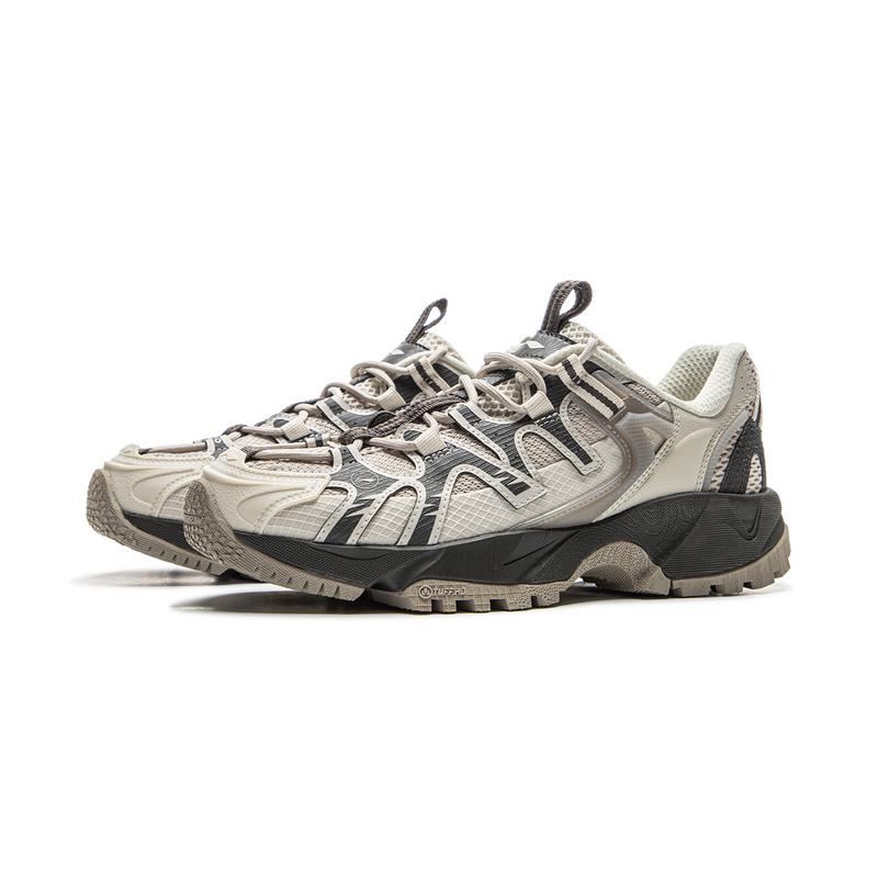 New LiNing CF Tracing, Xingye Anti Slip Wear Resistant Low Top Hiking Shoes Women's Beige Black AGLU074-6