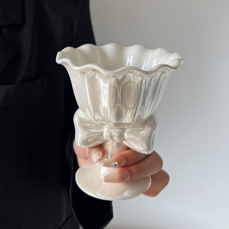 

Bowknot Ice Cream Mug Ceramic Mugs Creative Pretty Elegant Girl Coffee Cup Luxury Aesthetic High Foot Dessert Breakfast Cups 180ml білий