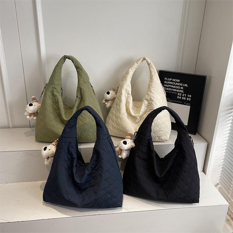 Ladies Casual Korean Style Underarm Bag Single Shoulder Commuter Travel Bag Fabric Leisure Handbag for Women
