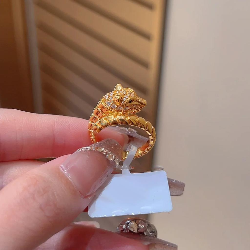 High Sense Old Money Wind Fingertips Extravagant Diamond Leopard Ring French Light Luxury Retro Micro Inlaid Cheetah Ring Leopard Female Ring