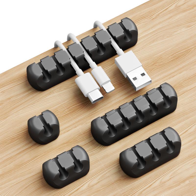 Organizzatore per Cavi in Silicone Autoadesivo da Scrivania - Supporto Multifunzione per Cuffie, Telefono e Cavi Dati.