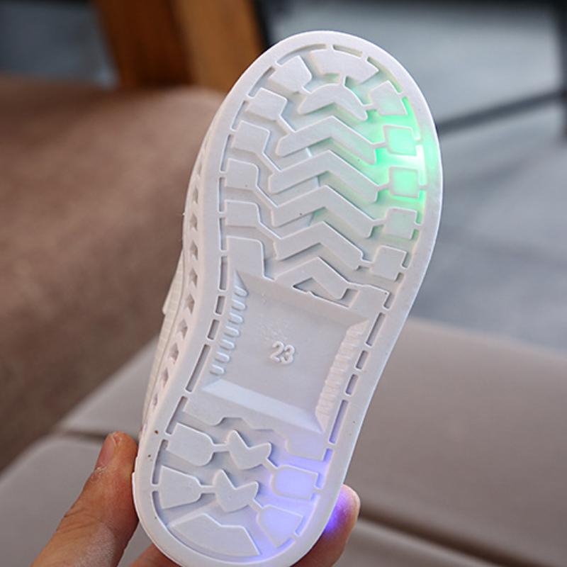 Dětské svítící boty pro chlapce LED svítící ležérní sportovní boty módní lehké školní dívčí boty měkká podrážka dětské tenisky