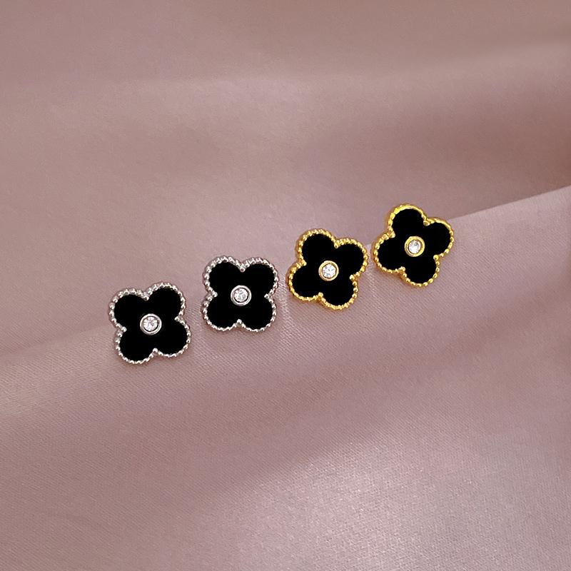Mori Minimalistyczne Kolczyki Sztyfty Czterolistna Koniczyna Zimne Kolczyki Męskie i Damskie Osobowość Temperament Kolczyki Bankietowe