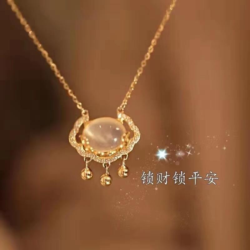 JMXD-Transshipment Safety Lock Necklace Female Premium Sense Retro Style Gentle Temperament Clavicle Chain, Birthday Valentine's Day Gift