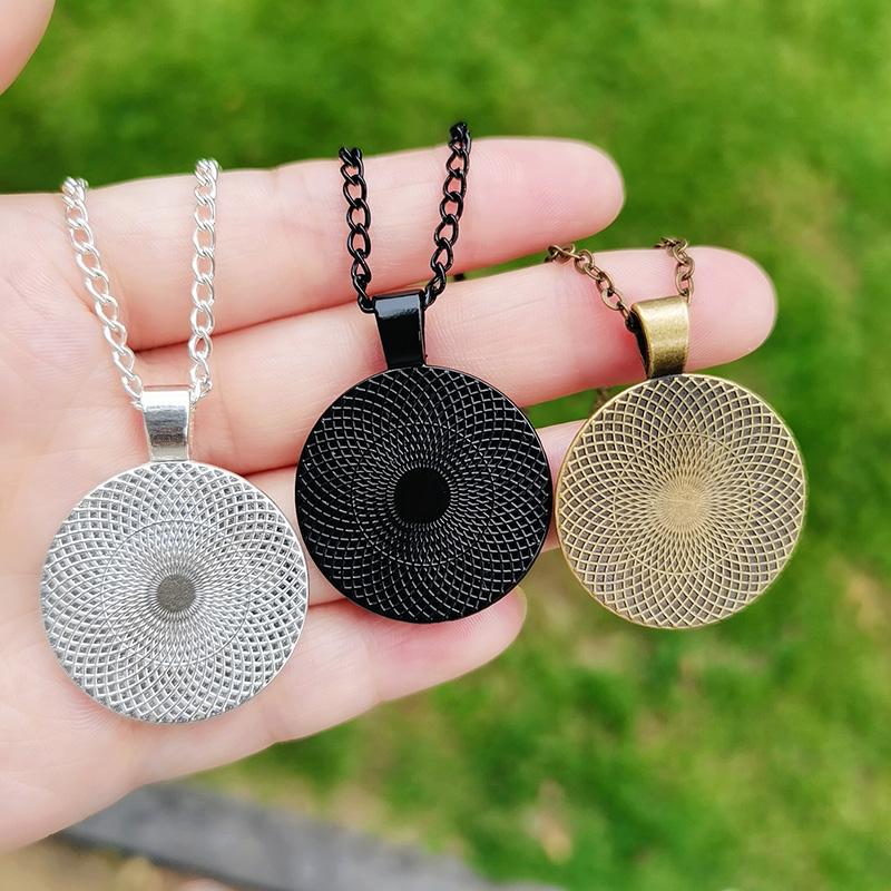 Type 1 Diabetes Halskjeder for Menn og Kvinner, Rødt Medisinsk Varselsymbol, Glass Sykdomsetikett, Høykvalitets Tilbehør