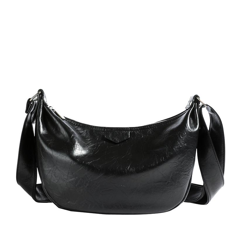 

Large Capacity Soft Leather Bag Women s New Shoulder Bag Commuter Messenger Bag