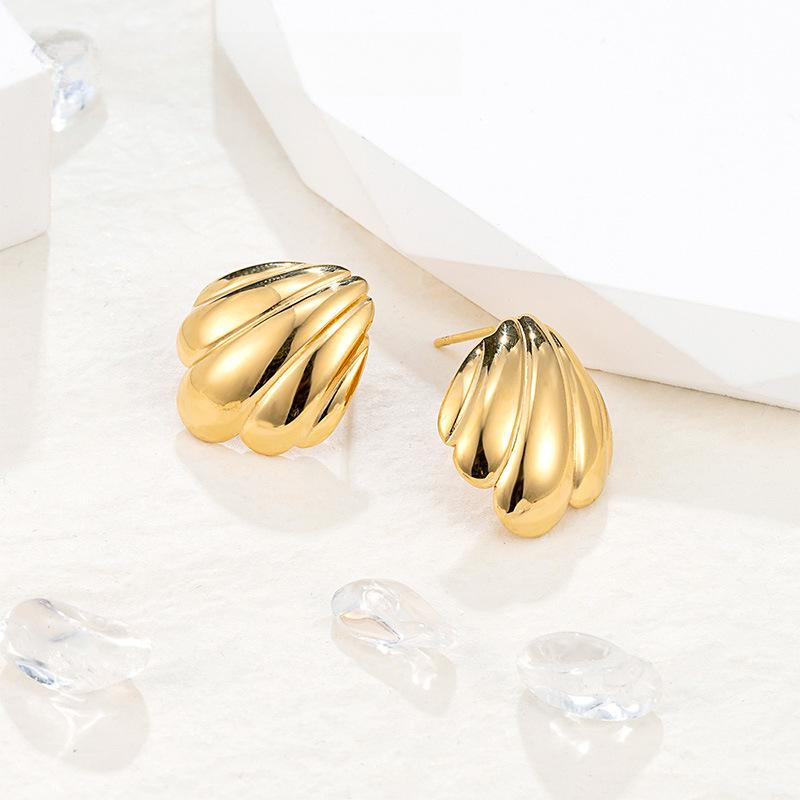 Minimal Stainless Steel Scallop Shell Earrings, Women's Non-fading Light Luxury Versatile Earrings, Titanium Steel