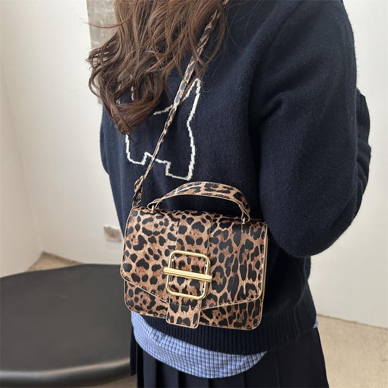 Modische Ein-Schulter-Tasche für Damen Schicker Minimalistischer Stil Mit Stilvollem Pu-Material
