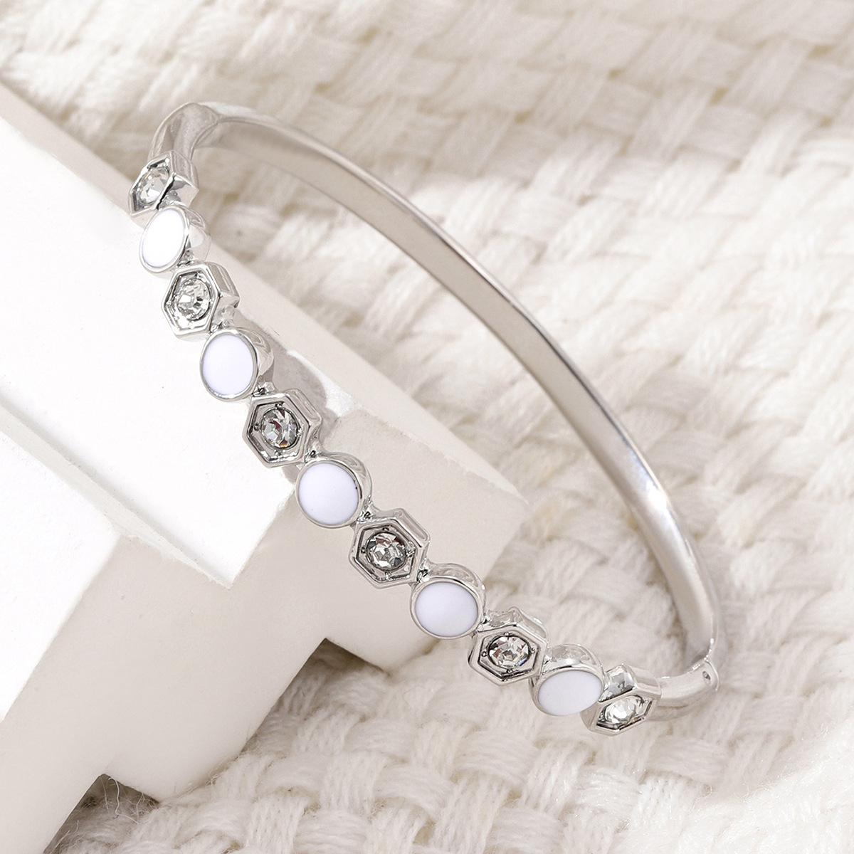 

Korean Retro Drip Oil Inlaid Rhinestone Bracelet: Colorful, Light Luxury, Simple & Versatile Women s Fashion Jewelry