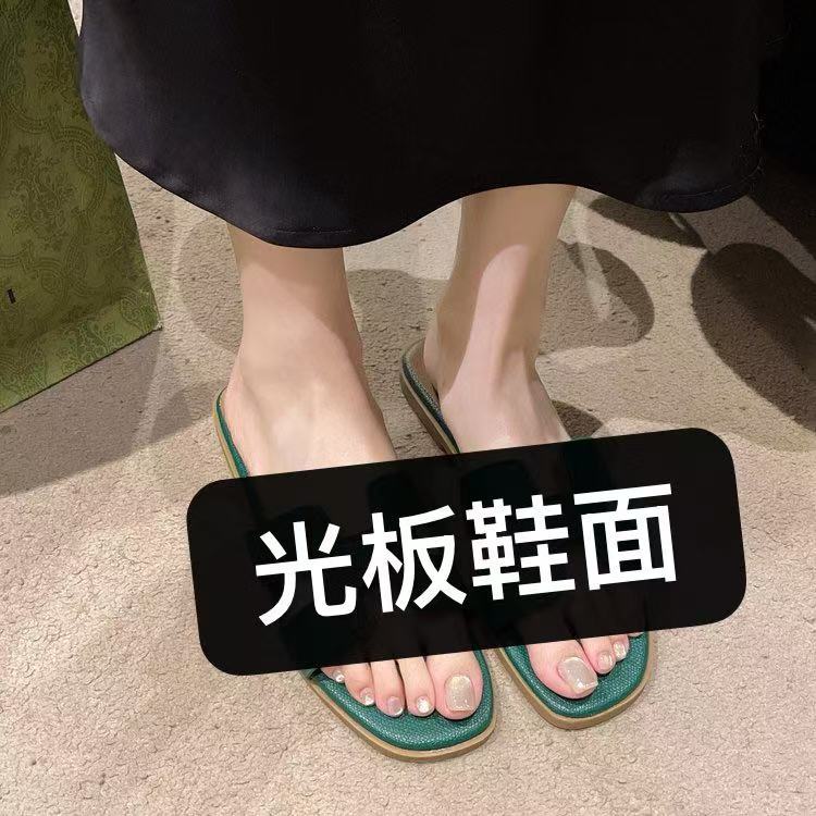 

Silver small lock flat shoes 2025 new open-toe slippers holiday fashion wear French sandals 40