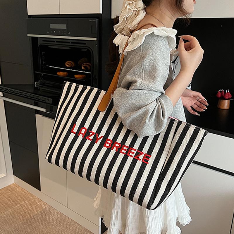 Fashi Art Stripe Large Capacity Tote Bag Women New Versatile Ins Commuter One Shoulder Bags Casual Letter Travel Tote Bag