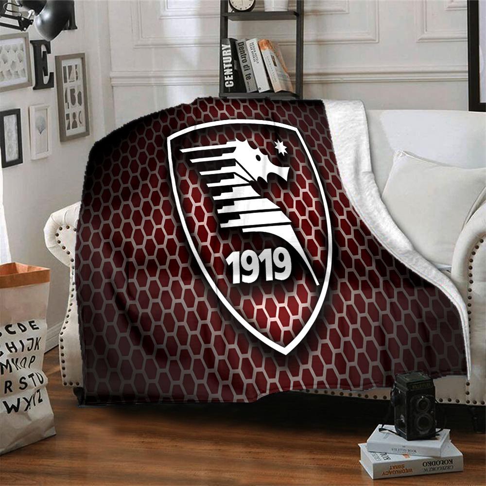 Salernitana 1919 Crest Design Flannel Blanket, Soft Polyester, Modern Design, All-Season for Camping, Travel, Gifts for Holidays or Birthdays