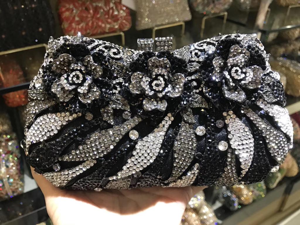 Diamonds White Clear Women Evening Bag Luxury Flower Rhinestone Clutches Crystal Handbag 32 Colors Wedding Bridal Party Purses