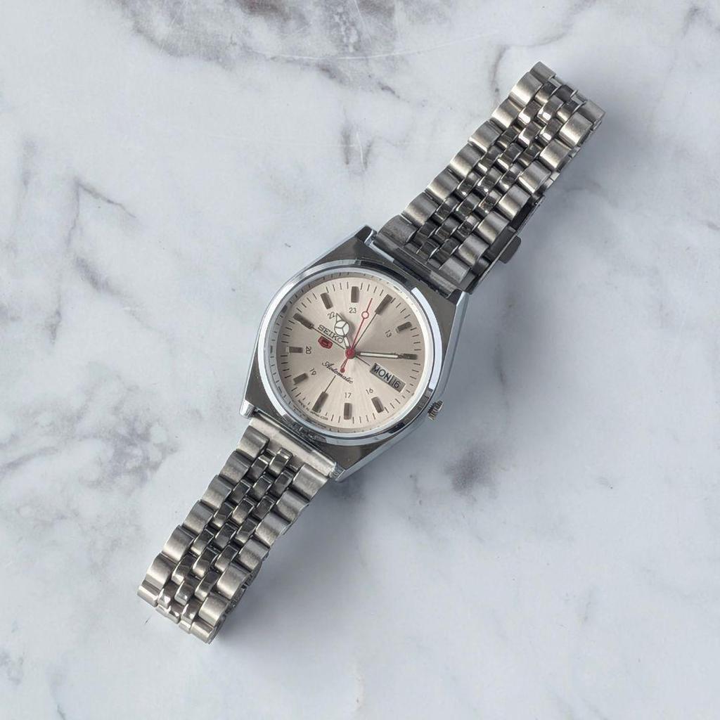 Used Working item SEIKO Seiko 5 Automatic 70s Vintage Silver Dial Sunburst Jubilee Bracelet Day Date