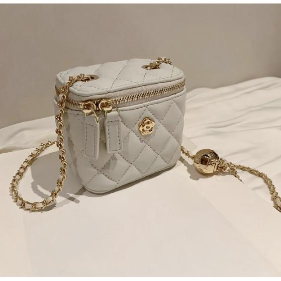 2025 New Black and Gold Chain Bag Camellia Quilted Women's Shoulder Crossbody Bag Simple Versatile