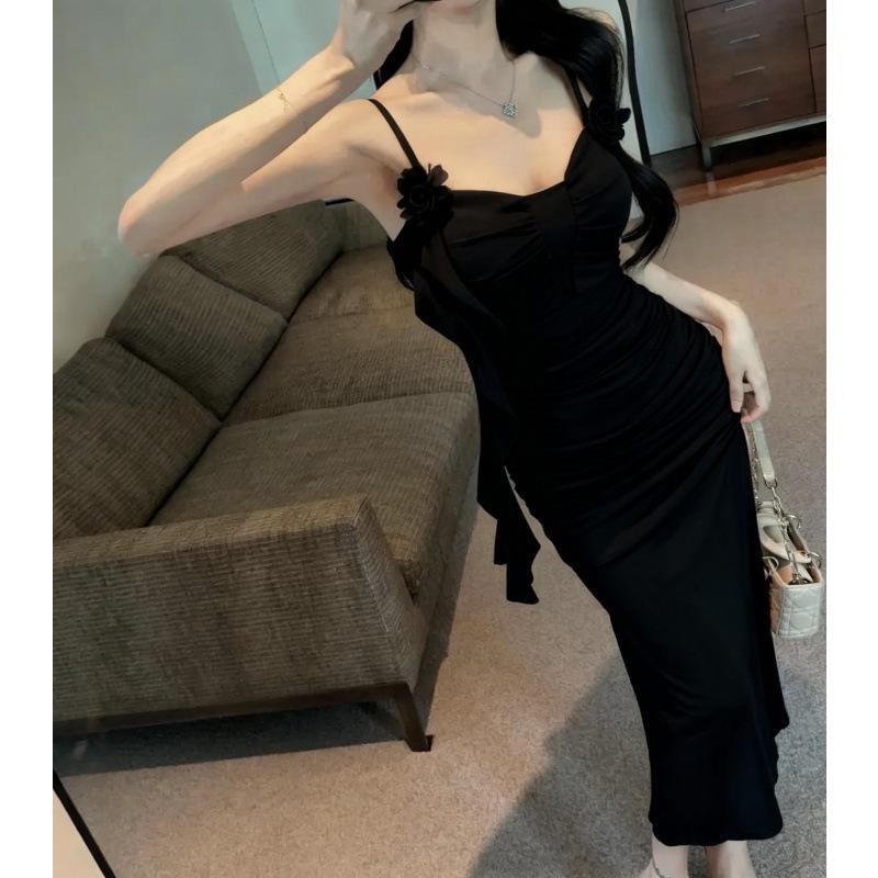 Elegant Low-Cut Spaghetti Strap Mesh Tassel Bodycon Evening Gown