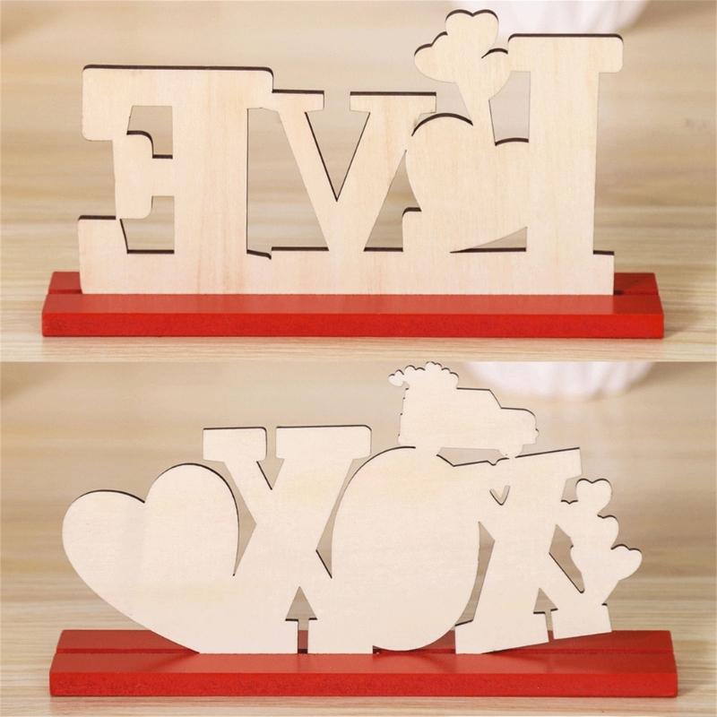 Classical Wood LOVE KISS Figurines Desk Ornaments for Valentine's Day Decoration Couple Gift Indoor Party Decoration