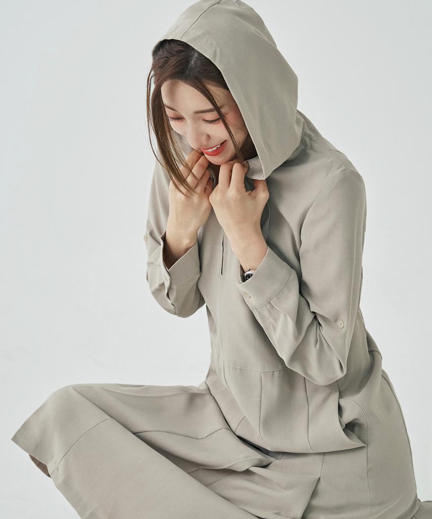 VISITINNEWYORK Hooded Pleated Dress (Vy3Op1E)
