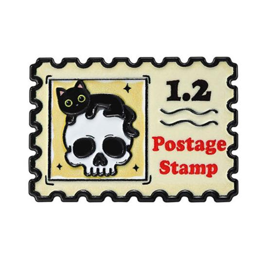 Halloween Badge Dark Gothic Style Skull Patten Milk Tea Shape Zinc Alloy Texture Brooch Versatile Clothing Accessory D