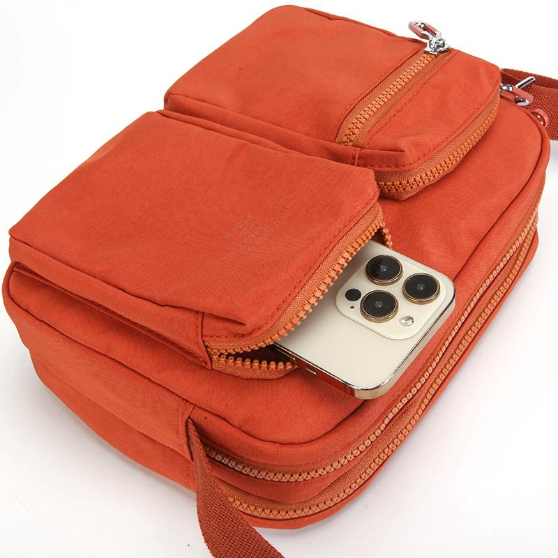 Women's Large Capacity Shoulder Bag Water-repellent Nylon Crossbody Bag Outdoor Handbag
