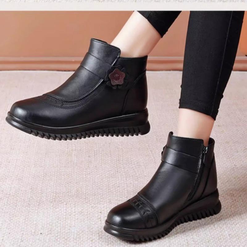Winter mother cotton shoes soft leather shoes wool medium old woman short boots velvet warm elderly grandmother non-slip shoes