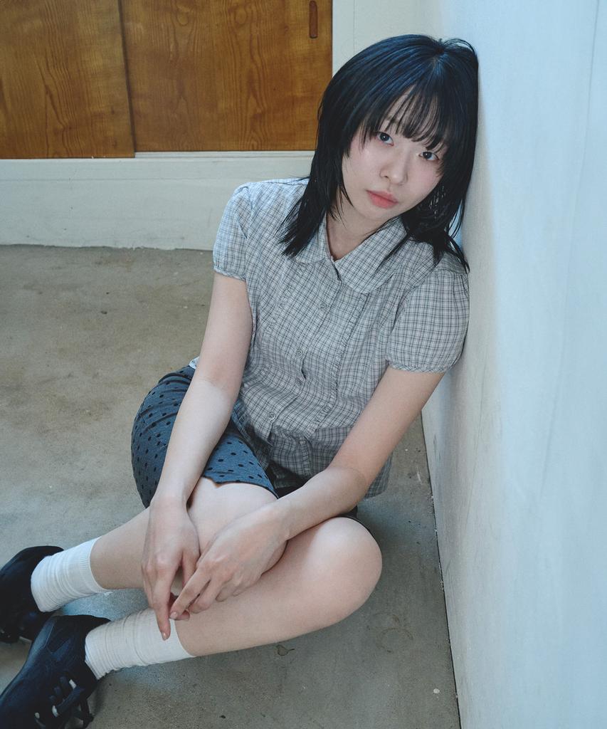 Mihebeu Check Puff Short Sleeve Blouse Gray