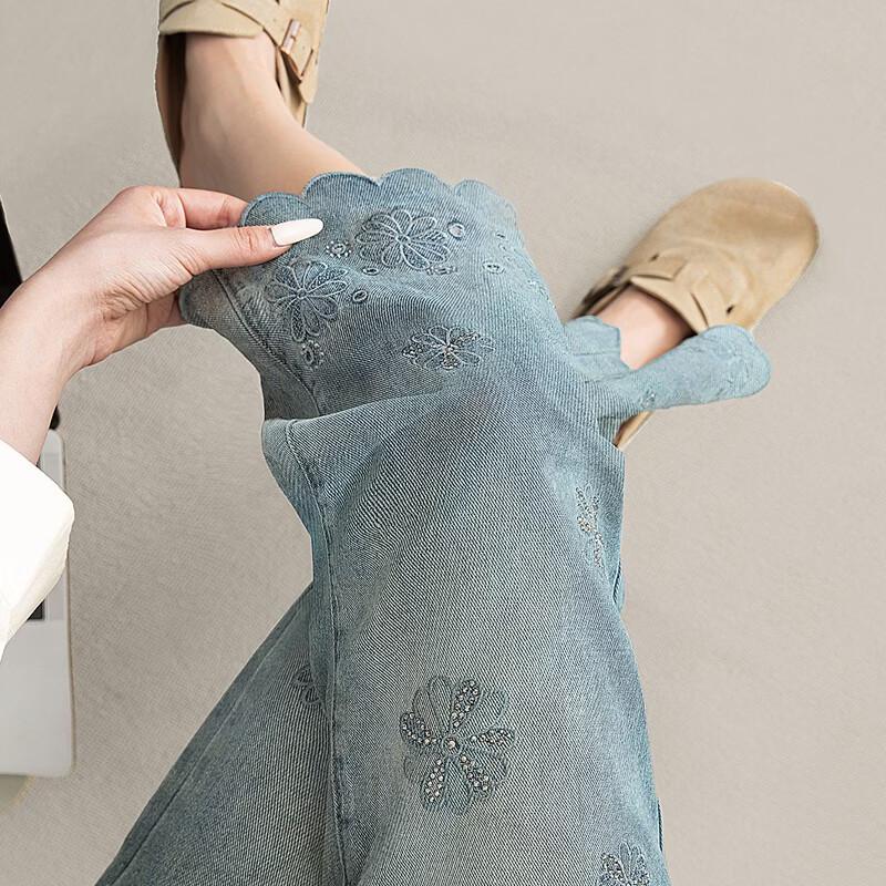 Damen bestickte gewaschene gerade Jeans