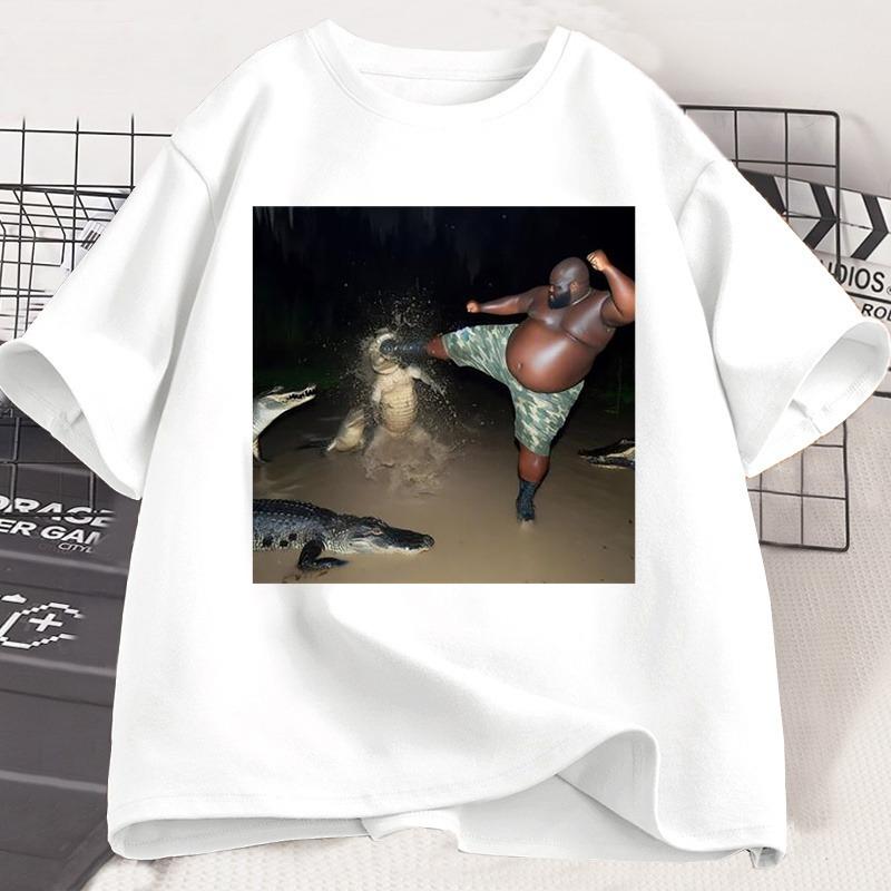 Summer New Man Kick Alligator in Swamp T-Shirt Tee Men's Short Sleeve O-neck High Quality Tops Unisex Casual T Shirt Men Clothes