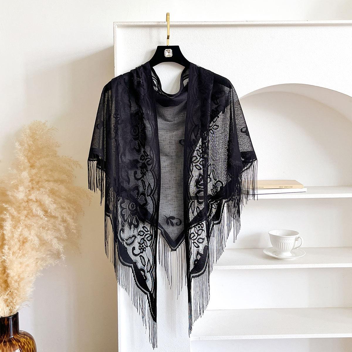 

Бархатный треугольный шарф, кружевная шаль, ажурная бахрома, однотонный, дышащий, в иностранном стиле, высокого класса. 180*75 чёрный