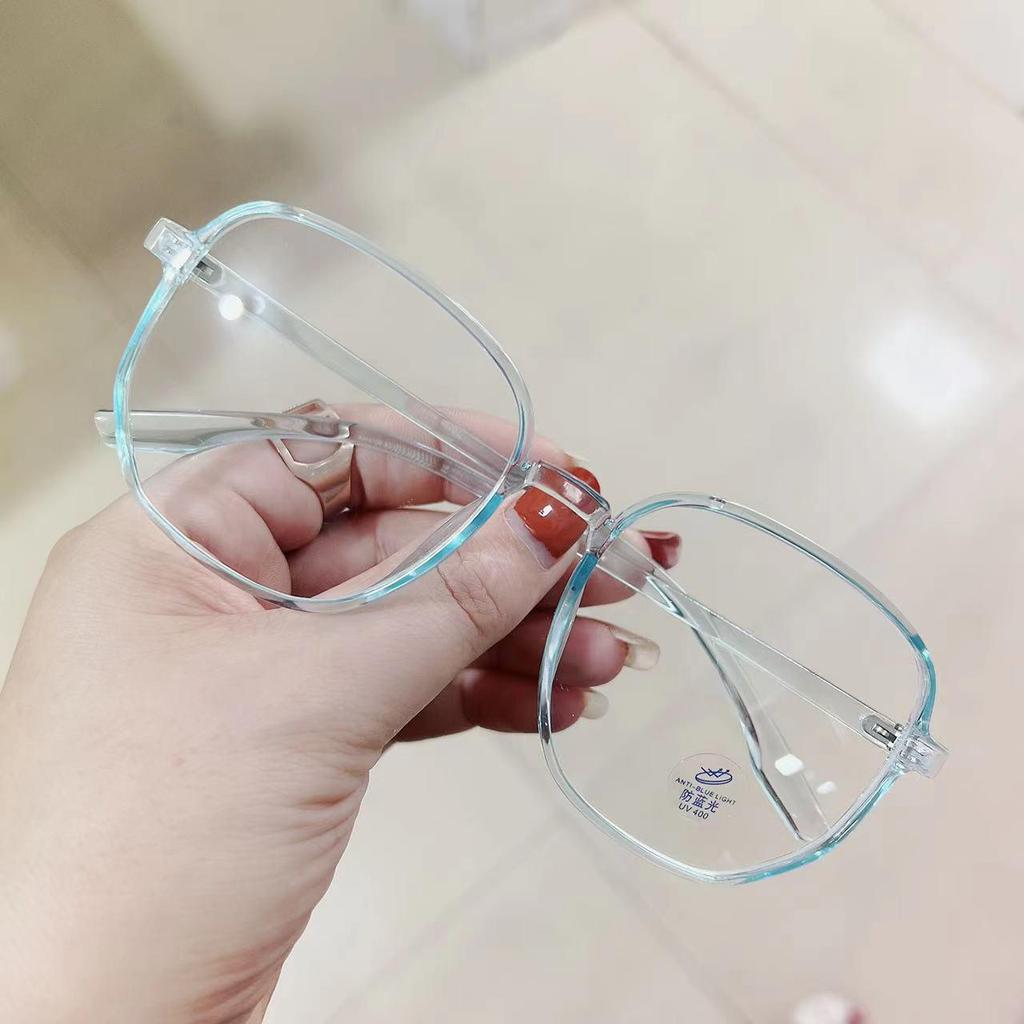 Women's Anti-Blue Light Photochromic Myopia Glasses: Trendy Large Frame, Slimming, Gray-Tint.