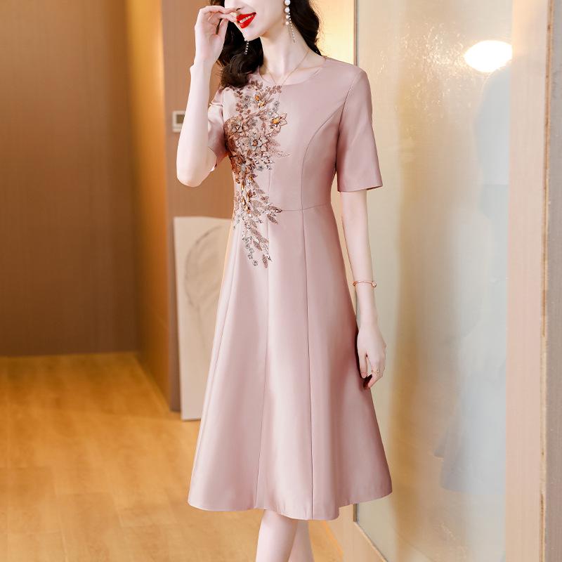 2023 Summer Elegant Mother-in-Law Wedding Evening Dress - Fashionable & Waist-Flattering Design