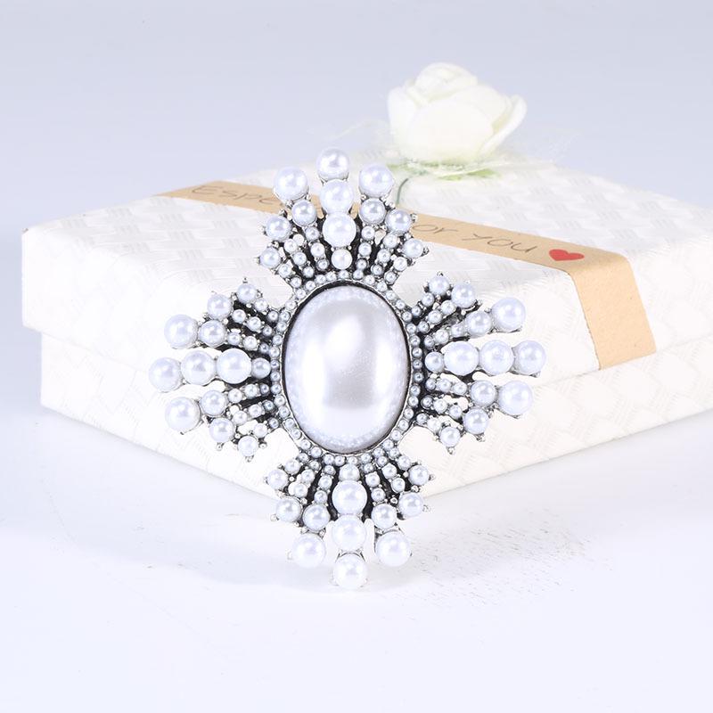 Retro Baroque Exaggerated Cross Brooch - Multifunctional Fashion Accessory