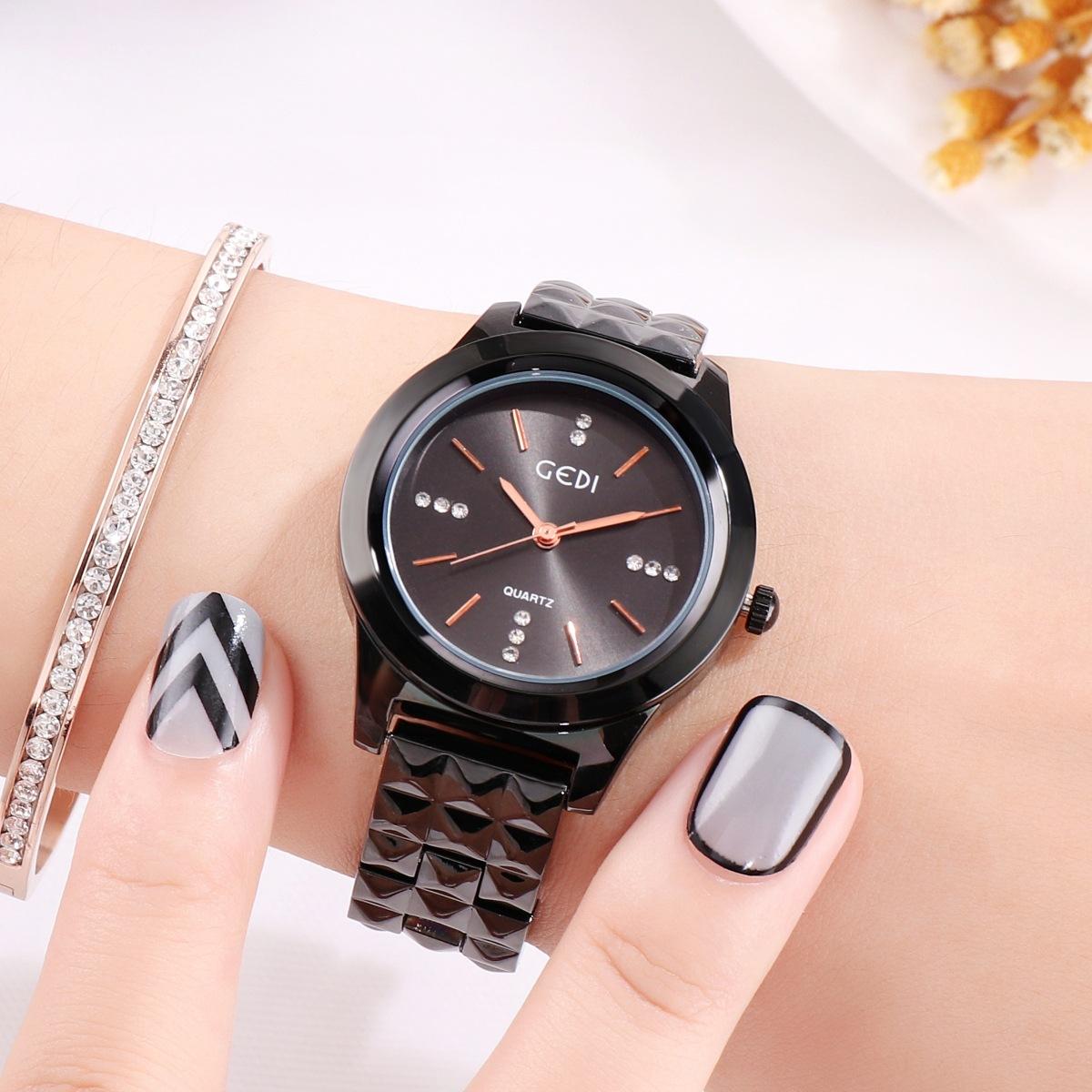 Retro High-Value Watch Women S Light Luxury Rhinestone Dial Waterproof Quartz Watch