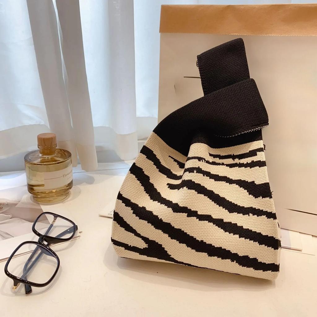 Nowa tkana torebka retro w paski dzianinowa torba na ramię spersonalizowana kwadratowa torba typu tote uniwersalna torba pod pachami dla kobiet jesień zima