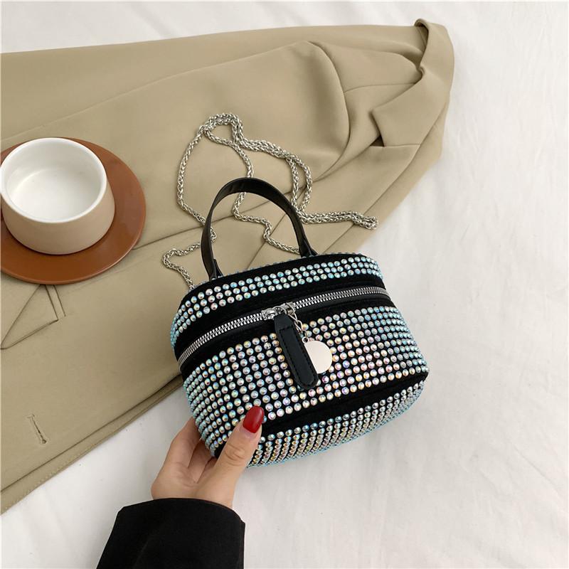 Chic Minimalist Handbag For Women Stylish Fall Bucket Bag With Chain Strap In Black Gray Silver