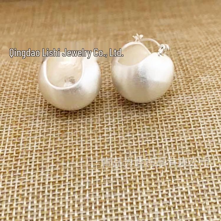 Savi Blogger Silver Brushed Metal Ball Earrings for Cold Wind Temperament