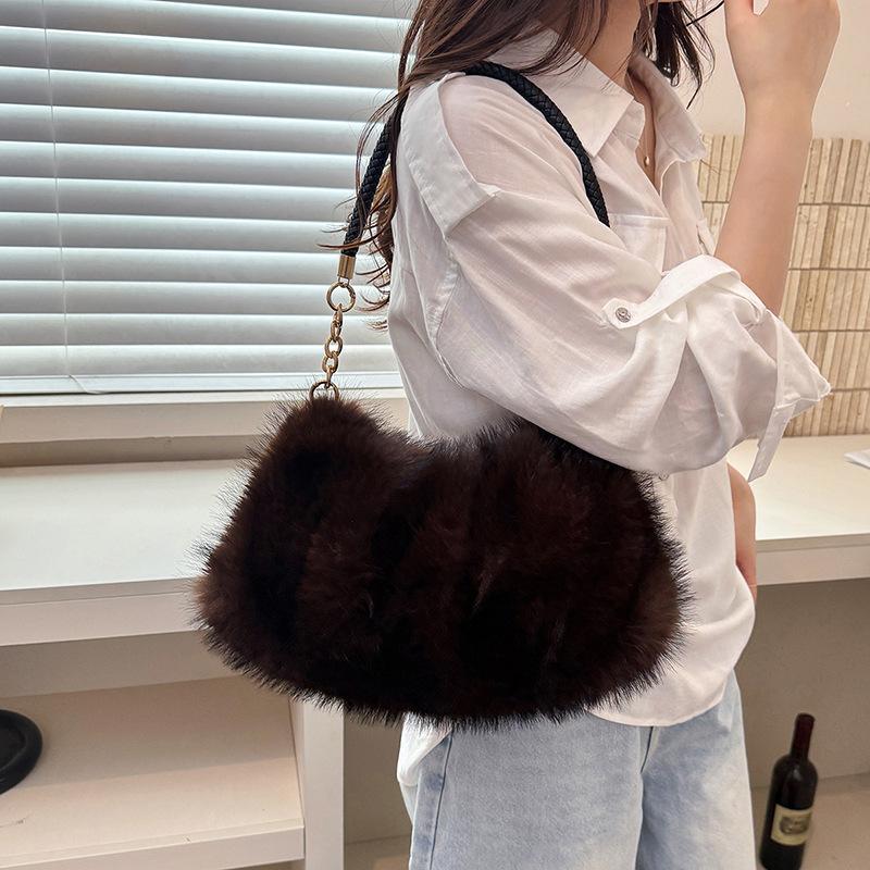 Yogodlns Women Winter Bags New Fashion Shoulder Bag Ladies Fur Shoulder Handbags Female Furry Pleated Designer Underarm Hobo Bags