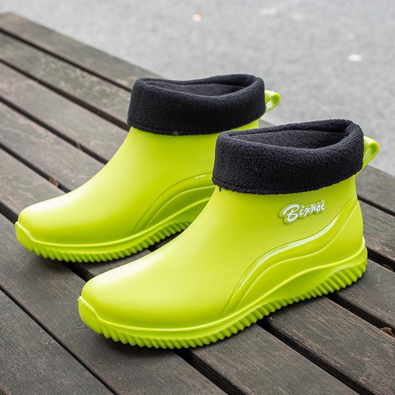 Men's and women's water shoes short tube thickened non-slip rubber shoes fashion shoes Martin snow kitchen waterproof boots couple rain shoes