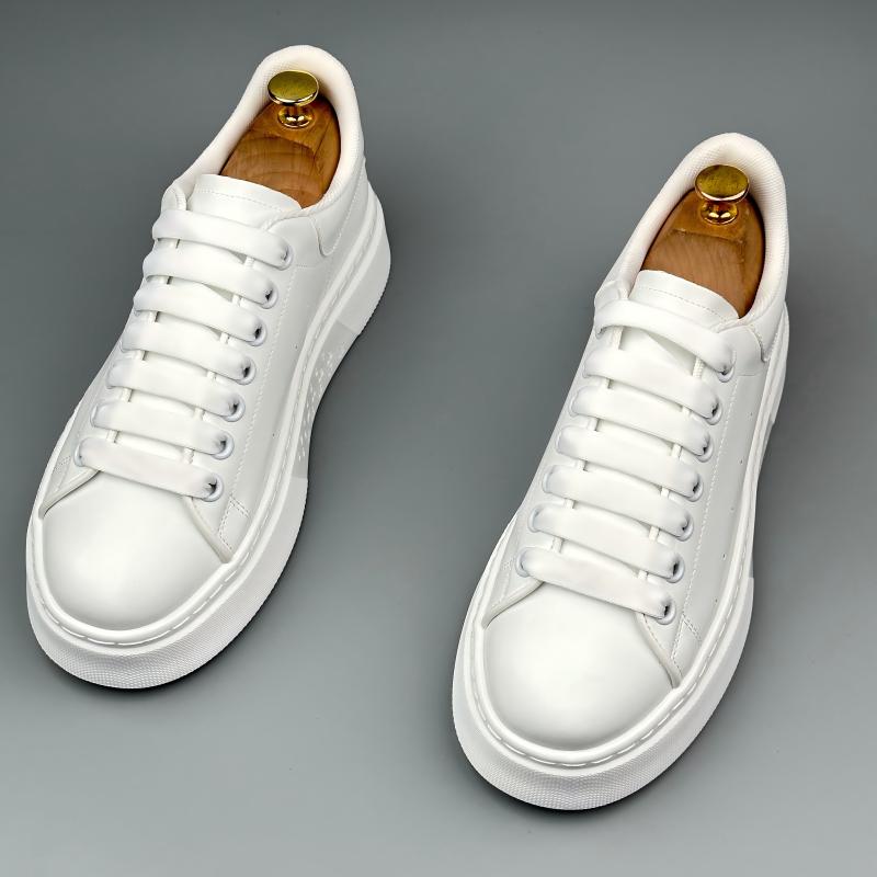 Men 's Casual Four Seasons Fashion Skateboarding Students Comfortable Sneakers Boys Trending Soft Sole Breathable Shoes