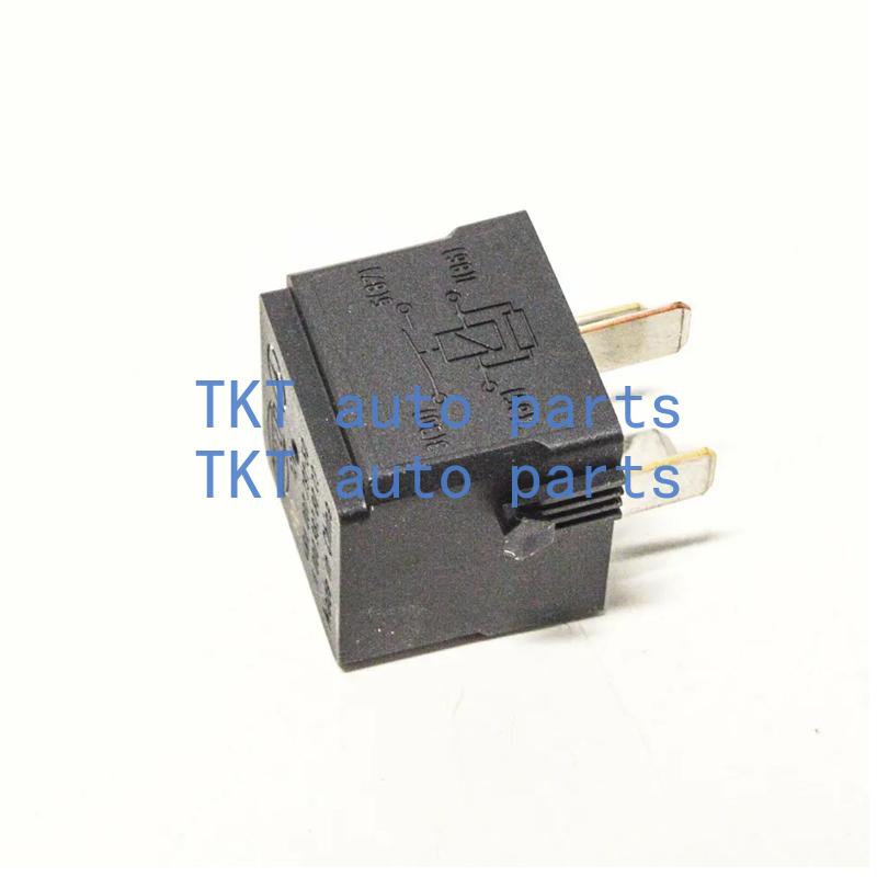 TKT Auto Parts For A0009828023 CL A200 CL  A220 GL A45 GL S400 Relay plug position F