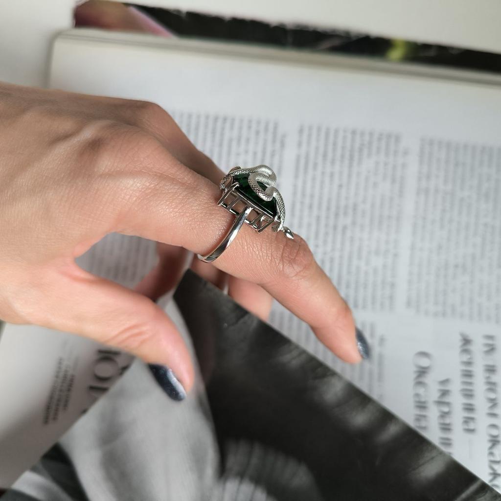 Silver Ring with Nano Emerald 5.15ct, Item Weight 5.57 G (2182498)