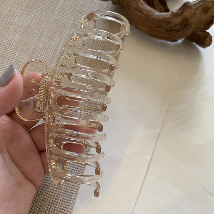 Großer französischer Retro-Klammer-Haarclip für elegante Damenfrisuren.